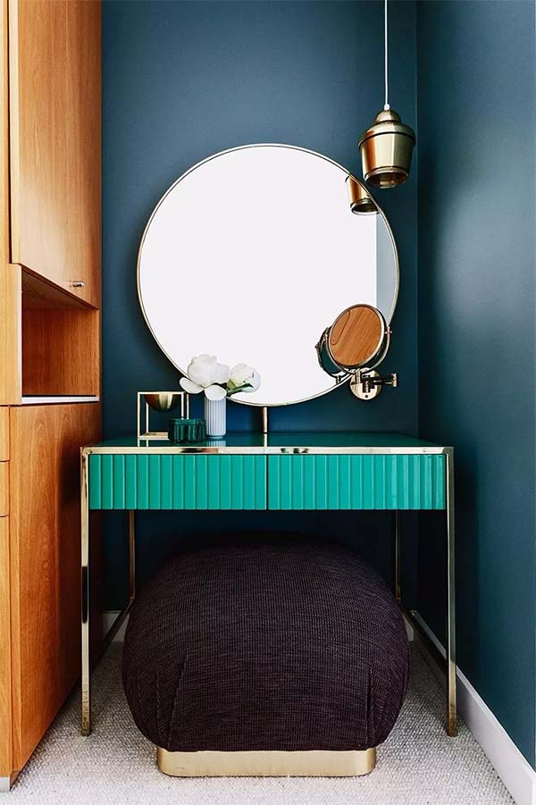 fall decor on the walls